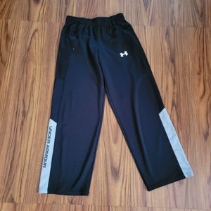 Under Armour loose fit workout pants size Large kids